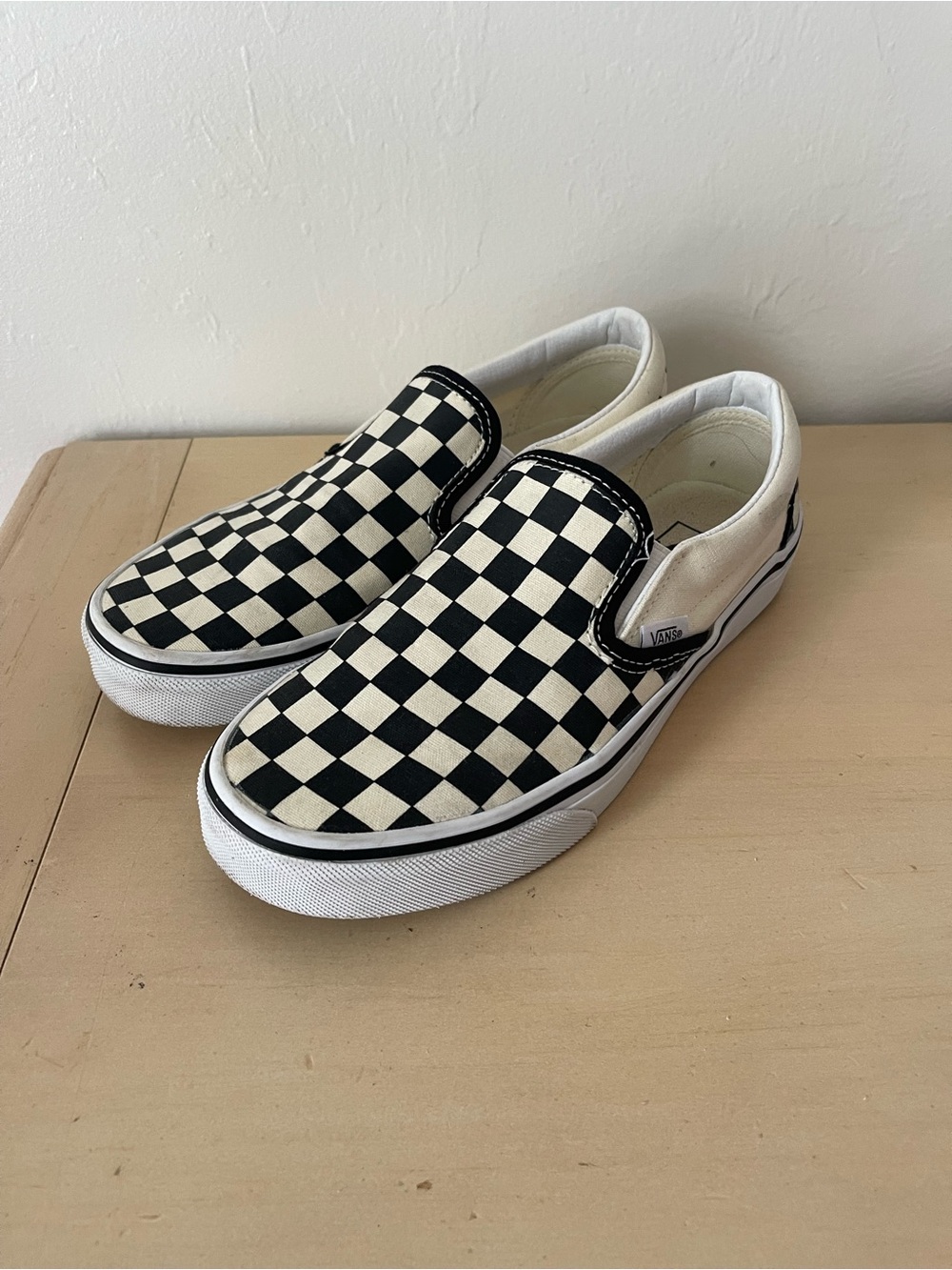 Vans classic Checkerboard Slip-On Sneakers - Black & White 6.5